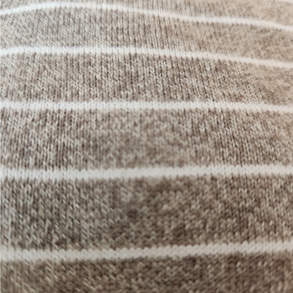 Banana Republic Sweater - Picture 5 of 5